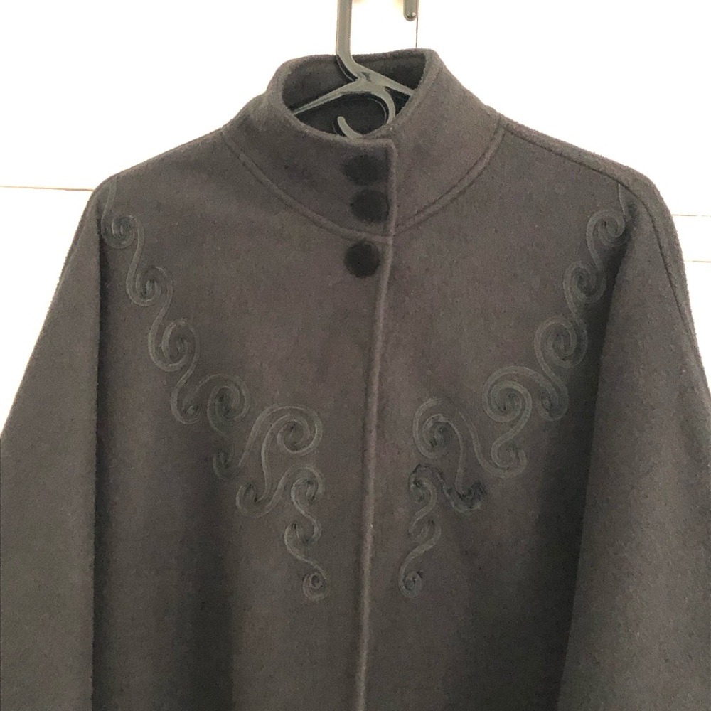 Amanda Smith Cape Black High Neck Wrap Embroider Detail Goth one size overcoat